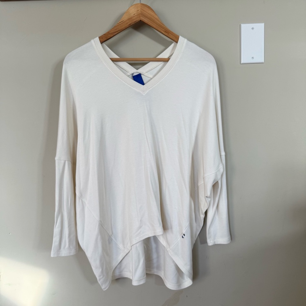 Kit and Ace Cream Long Sleeve V-Neck Top